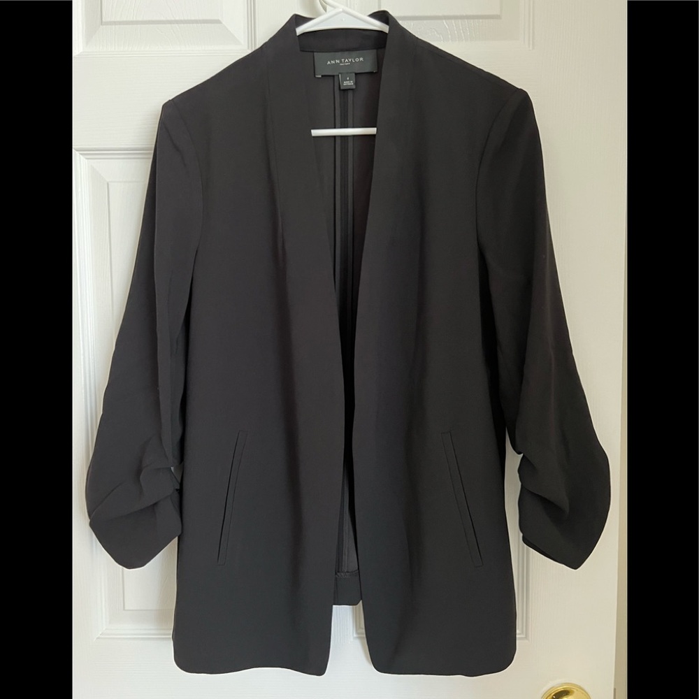 Ann Taylor black blazer